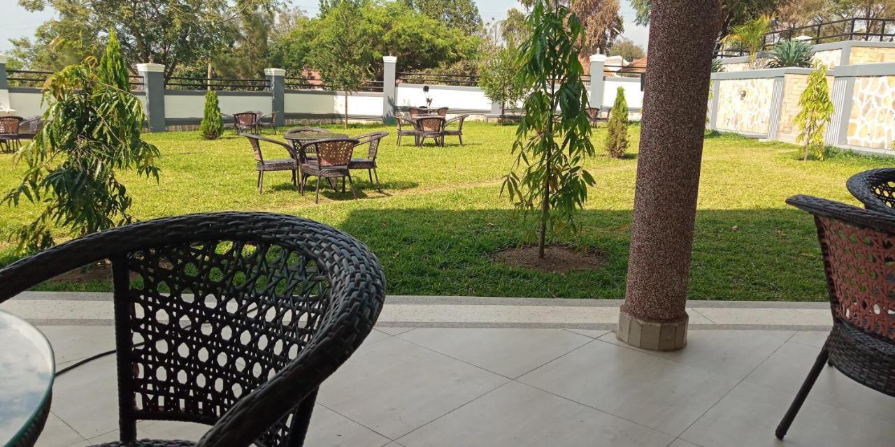 Eka Hoima Hotel المظهر الخارجي الصورة