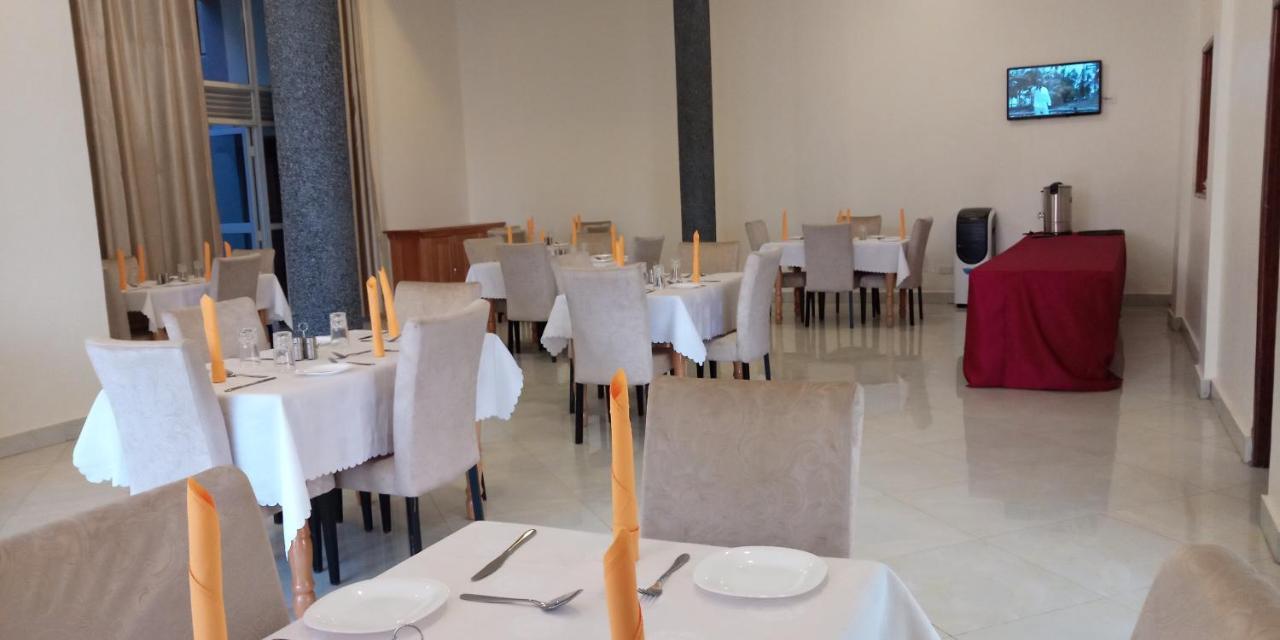 Eka Hoima Hotel المظهر الخارجي الصورة